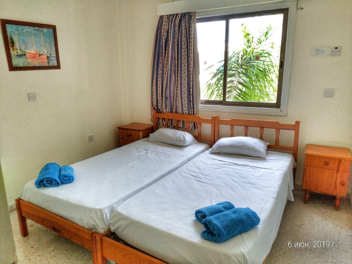 Constantaras Apartments プロタラス エクステリア 写真
